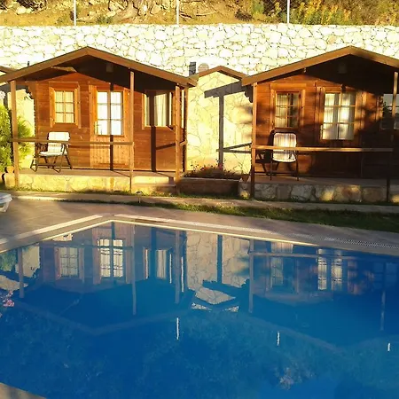 Onur 2* فاراليا